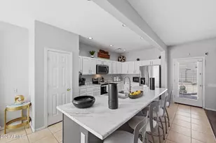 9422 W Palm Ln, Phoenix, AZ 85037 - Photo 9