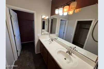3921 E Sophie Lane, Phoenix, AZ 85042 - Photo 13