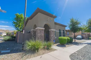 3921 E Sophie Ln, Phoenix, AZ 85042 - Photo 1