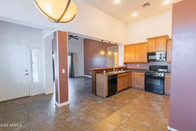 3921 E Sophie Lane, Phoenix, AZ 85042 - Photo 5