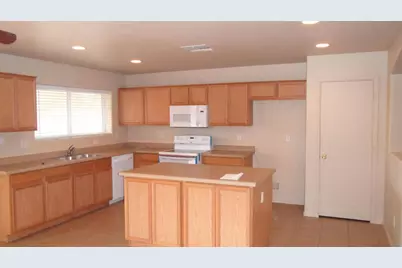 16377 W Cottonwood Street, , AZ 85388 - Photo 11