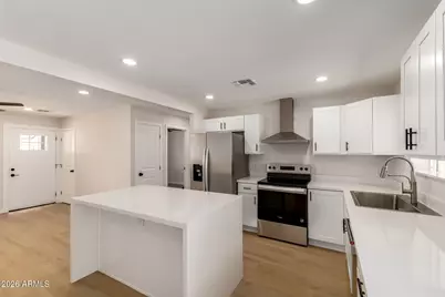 3121 N 35th Drive, Phoenix, AZ 85019 - Photo 9