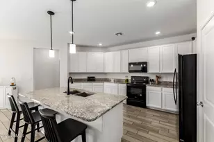 7910 N 82nd Ln, Glendale, AZ 85303 - Photo 17