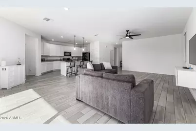 7910 N 82nd Lane, Glendale, AZ 85303 - Photo 11