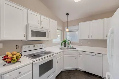 10633 W Runion Drive, Peoria, AZ 85382 - Photo 11