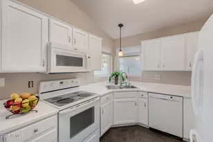 10633 W Runion Dr, Peoria, AZ 85382 - Photo 11