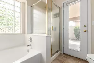 2236 E Robin Ln, Phoenix, AZ 85024 - Photo 27