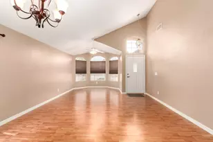 2236 E Robin Ln, Phoenix, AZ 85024 - Photo 9