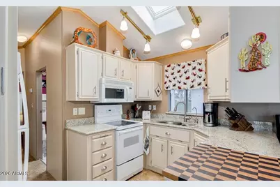 2010 S Crow Avenue, Apache Junction, AZ 85119 - Photo 7