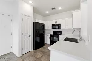 104 E Palomino Dr, Gilbert, AZ 85296 - Photo 9