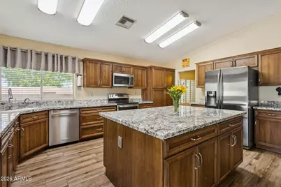 10908 N 57th Avenue, Glendale, AZ 85304 - Photo 3
