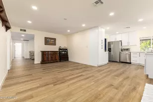 10008 N 44th Dr, Glendale, AZ 85302 - Photo 9