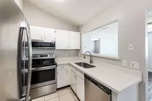 12323 N 86th Ln, Peoria, AZ 85381 - Photo 9