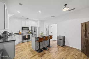 3422 E Avalon Dr, Phoenix, AZ 85018 - Photo 9