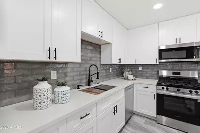 10547 W Sun City Boulevard, Sun City, AZ 85351 - Photo 9