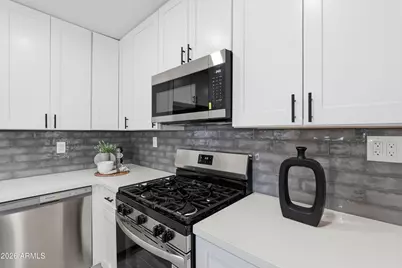 10547 W Sun City Boulevard, Sun City, AZ 85351 - Photo 7