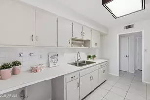 10426 W Sun City Blvd, Sun City, AZ 85351 - Photo 13