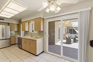 10894 W Clair Dr, Sun City, AZ 85351 - Photo 11