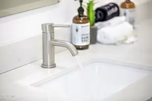 8731 E Jackrabbit Rd, Scottsdale, AZ 85250 - Photo 31