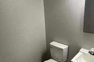 2033 S Forest Ave, Tempe, AZ 85282 - Photo 7