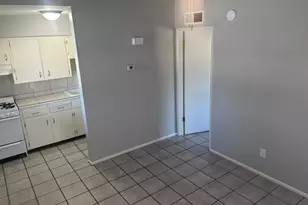 2033 S Forest Ave, Tempe, AZ 85282 - Photo 3