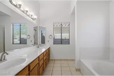 37 E Greentree Drive, Tempe, AZ 85284 - Photo 17