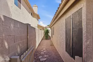 37 E Greentree Dr, Tempe, AZ 85284 - Photo 31