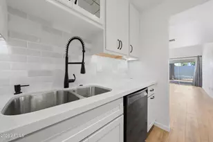 2847 N 49th Pl, Phoenix, AZ 85008 - Photo 3