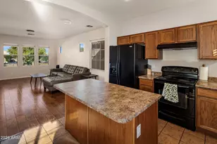 1935 N 78th Dr, Phoenix, AZ 85035 - Photo 9