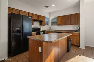 1935 N 78th Dr, Phoenix, AZ 85035 - Photo 7