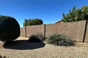 8568 W Hatcher Rd, Peoria, AZ 85345 - Photo 7