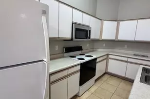 8568 W Hatcher Rd, Peoria, AZ 85345 - Photo 9