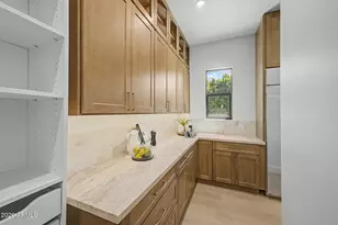 5101 E Laurel Ln, Scottsdale, AZ 85254 - Photo 15