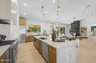 5101 E Laurel Ln, Scottsdale, AZ 85254 - Photo 13