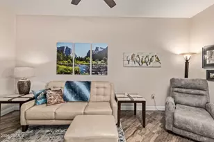 10809 W Palmeras Dr, Sun City, AZ 85373 - Photo 11