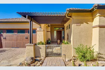 1724 W Steinway Drive, Phoenix, AZ 85041 - Photo 9