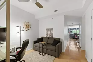 7137 E Rancho Vista Dr, Scottsdale, AZ 85251 - Photo 1