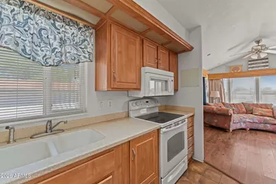 21300 W Outlaw Drive, Congress, AZ 85332 - Photo 13