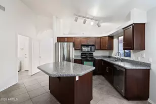 523 W Kelton Ln, Phoenix, AZ 85023 - Photo 11