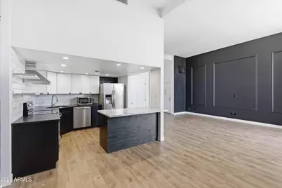 334 W Medlock Drive #C201, Phoenix, AZ 85013 - Photo 3