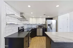 334 W Medlock Dr, Phoenix, AZ 85013 - Photo 15