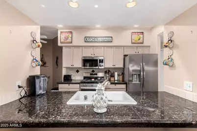 7401 W Arrowhead Clubhouse Drive #1023, Glendale, AZ 85308 - Photo 11