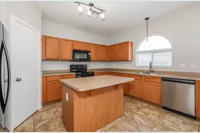 4836 E Meadow Lark, San Tan Valley, AZ 85140 - Photo 9