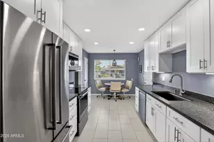 10939 W Roundelay Cir, Sun City, AZ 85351 - Photo 9