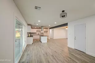 2614 W Aster Dr, Phoenix, AZ 85029 - Photo 9