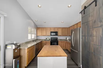 1021 W Hearne Way, Gilbert, AZ 85233 - Photo 9