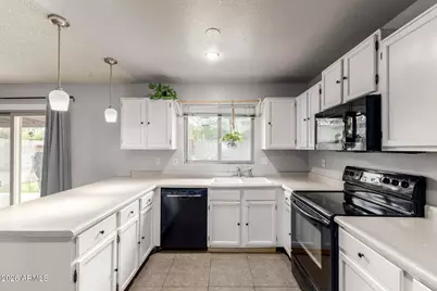 7144 W Canterbury Drive, Peoria, AZ 85345 - Photo 11