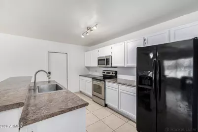 8704 W Bluefield Avenue, Peoria, AZ 85382 - Photo 5