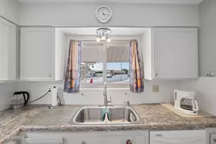 10032 W Tarrytown Ave, Sun City, AZ 85351 - Photo 17