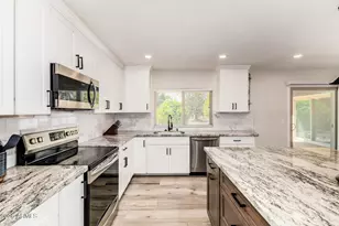 10914 W Saratoga Cir, Sun City, AZ 85351 - Photo 3